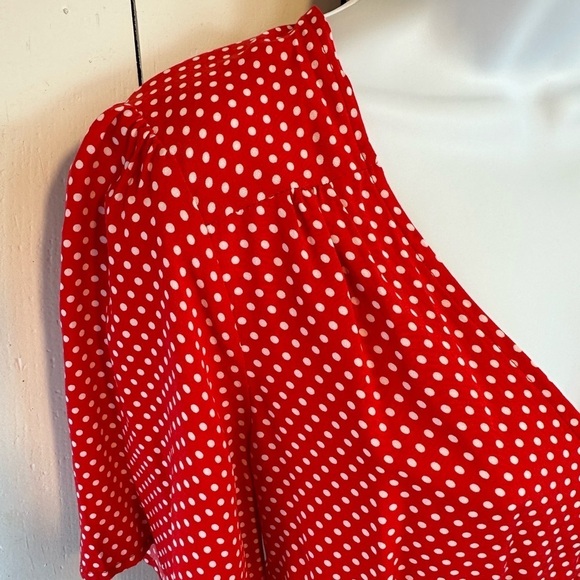Elodie Women’s Medium Top Red White Vintage Look 1950’s cut Polka Dots - Picture 6 of 11